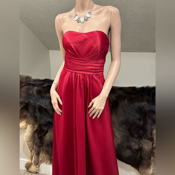 Burgundy Elegant Strapless Soft Satin Maxi Dress - Picture 2 of 9